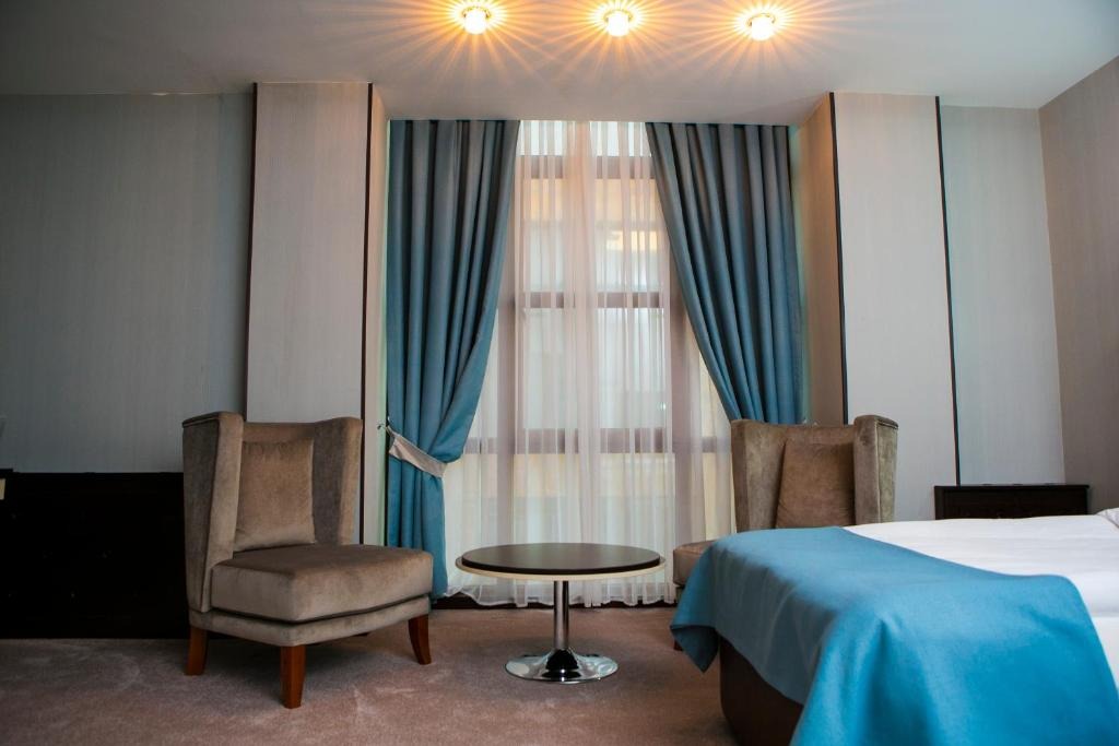 هتل آزالیا باکو